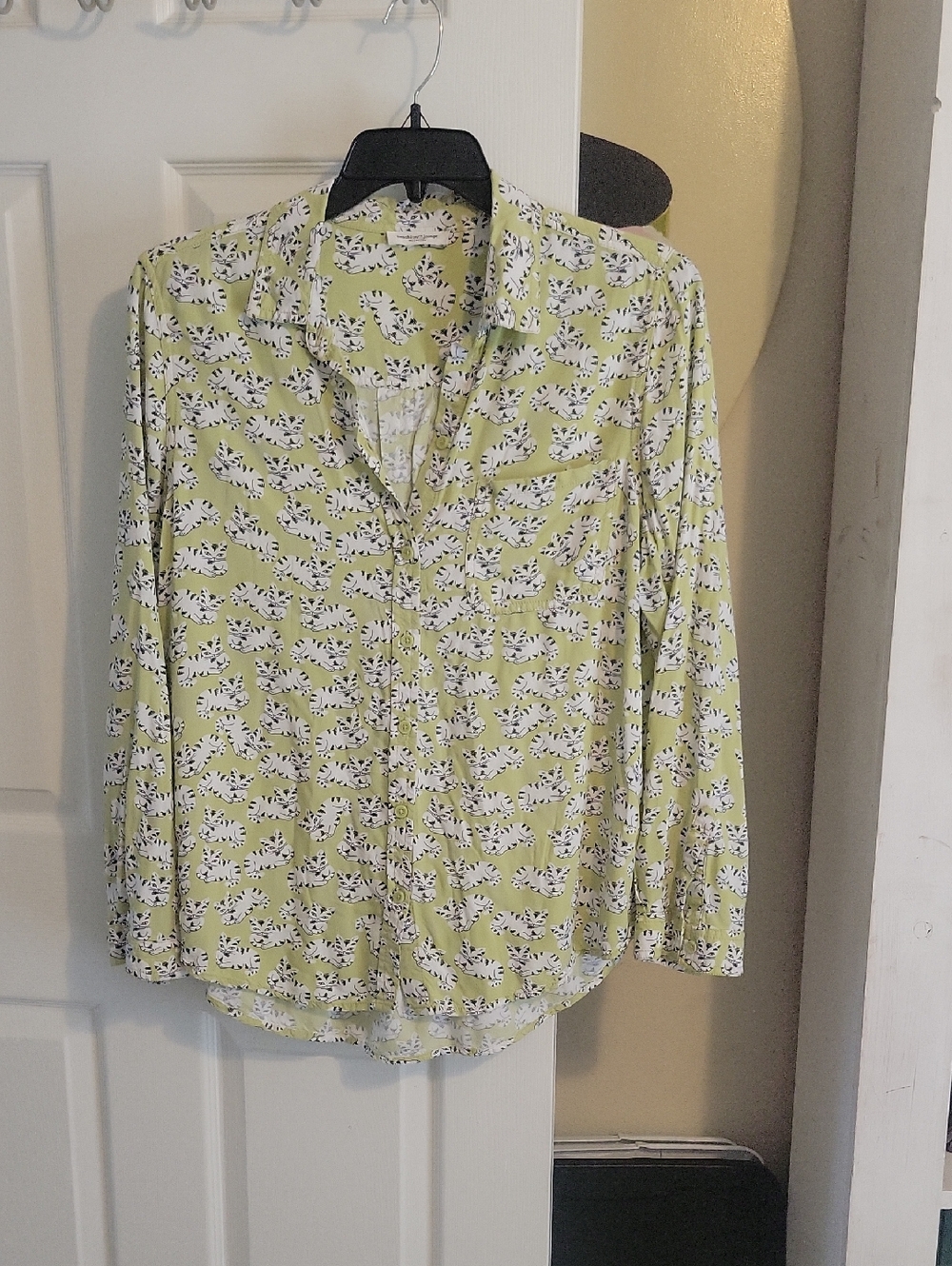 beachlunchlounge Light Green Cute Cat Printed Button-Down, Long sleeve Shirt